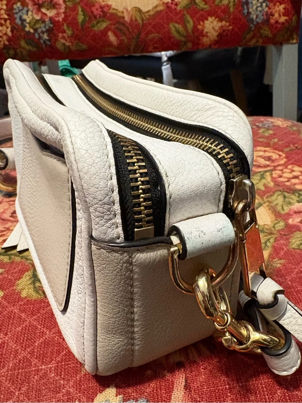 Marc Jacobs Softshot 21 White and Cream Gold Hardware Crossbody Adjustable Strap